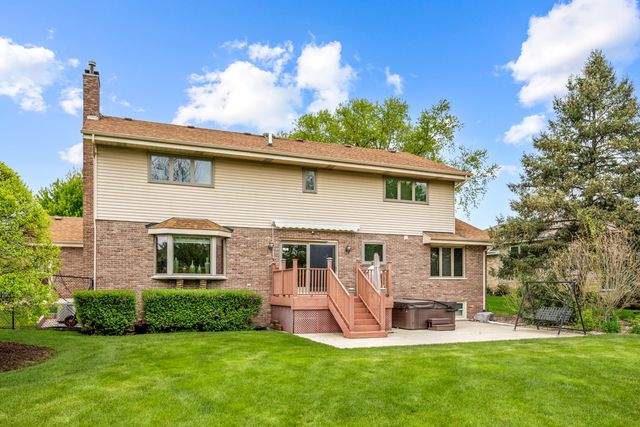 8903 Vail Lane, Woodridge, IL 60517