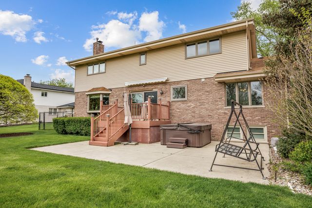 8903 Vail Lane, Woodridge, IL 60517