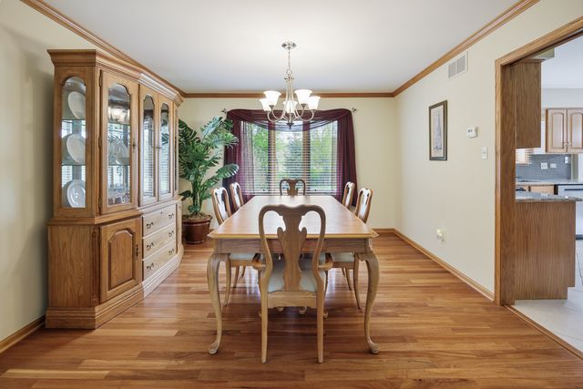8903 Vail Lane, Woodridge, IL 60517