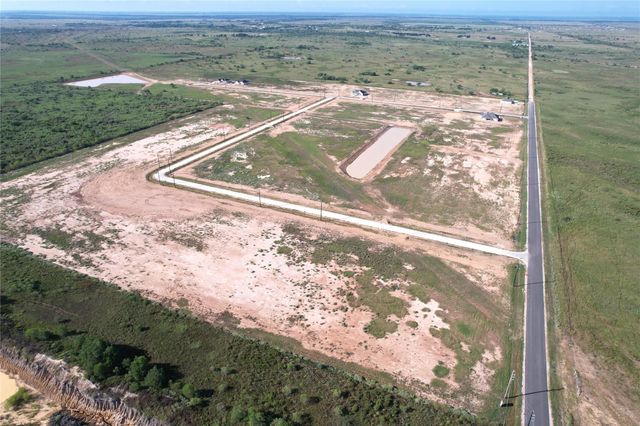 1033 Wrangler Way, Sealy, TX 77474