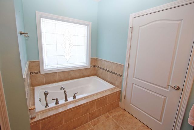 123 Kingston Drive, Georgetown, KY 40324