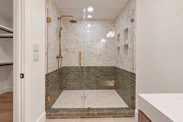 10111 Kerrwood Lane, Houston, TX 77080
