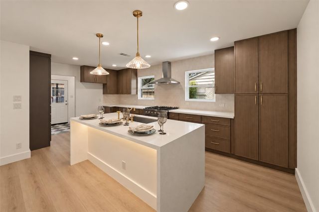 10111 Kerrwood Lane, Houston, TX 77080