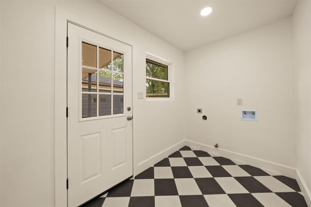 10111 Kerrwood Lane, Houston, TX 77080