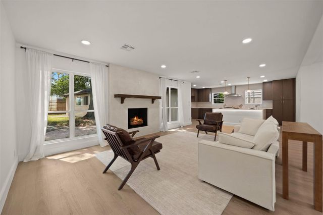 10111 Kerrwood Lane, Houston, TX 77080