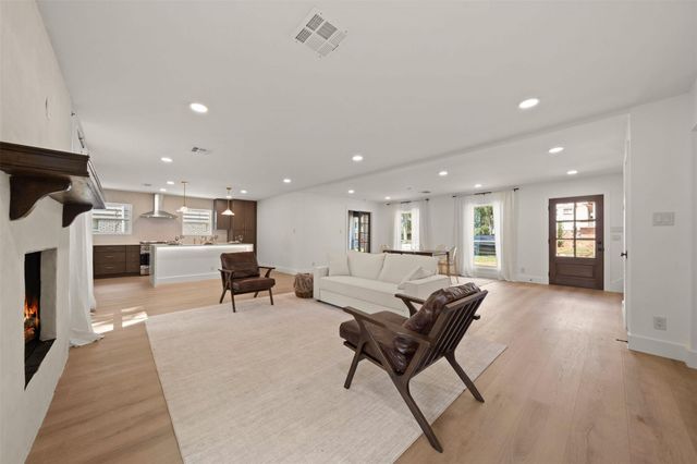 10111 Kerrwood Lane, Houston, TX 77080