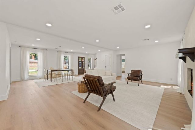 10111 Kerrwood Lane, Houston, TX 77080