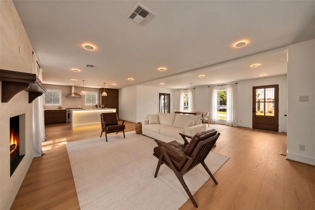 10111 Kerrwood Lane, Houston, TX 77080