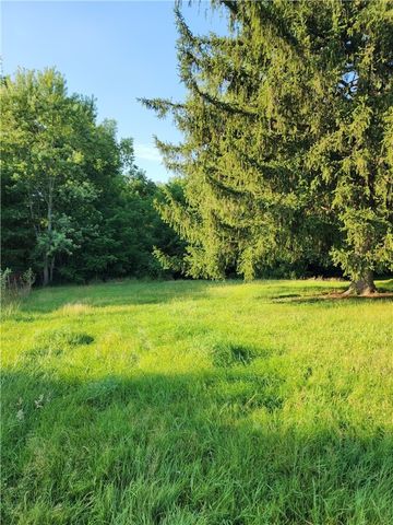 917 MAPLETOWN RD, Greensboro, PA 15338