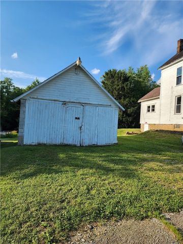 917 MAPLETOWN RD, Greensboro, PA 15338