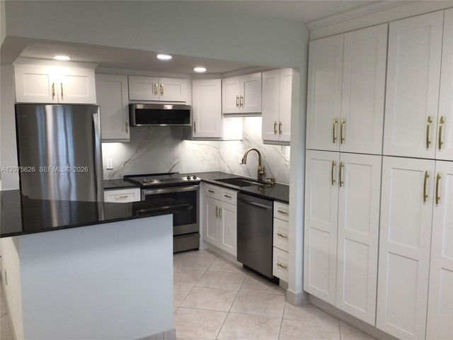 675 Monaco O 675, Delray Beach, FL 33446
