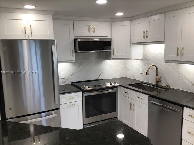 675 Monaco O 675, Delray Beach, FL 33446