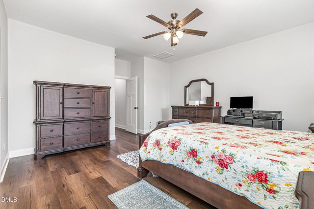 130 Pecan Valley Way, Four Oaks, NC 27524