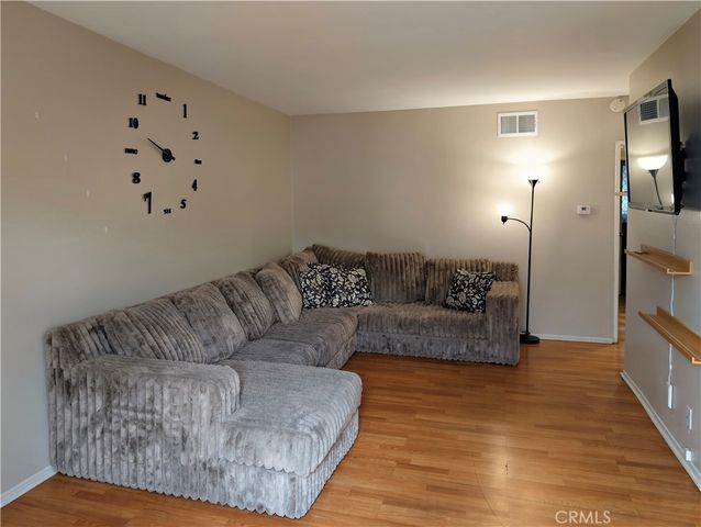 13080 Dronfield 49, Sylmar, CA 91342