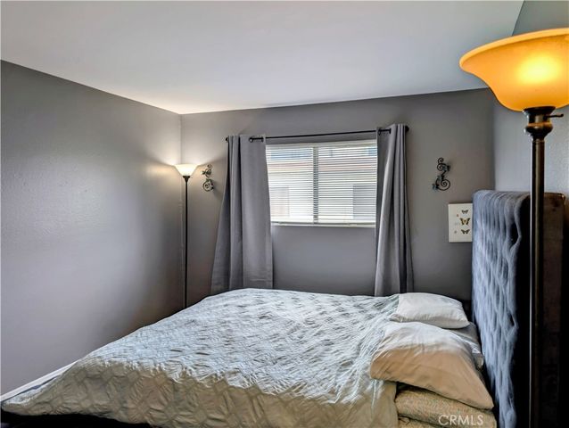 13080 Dronfield 49, Sylmar, CA 91342