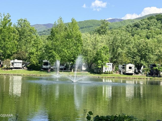 4229 E Parkway, Gatlinburg, TN 37738