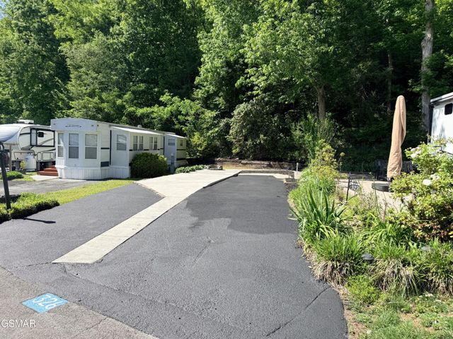 4229 E Parkway, Gatlinburg, TN 37738