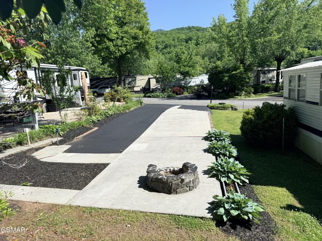 4229 E Parkway, Gatlinburg, TN 37738