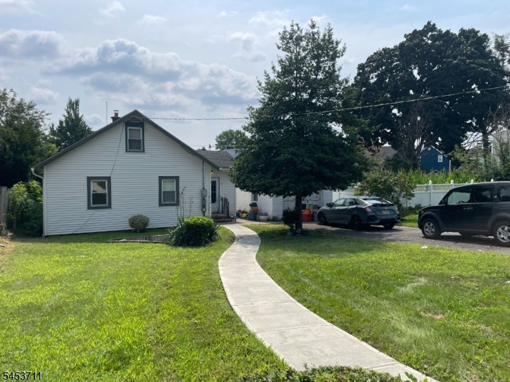 16 Bayard Pl, Newark City, NJ 07106