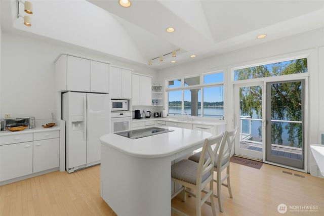 427 38th Avenue NE, Olympia, WA 98506