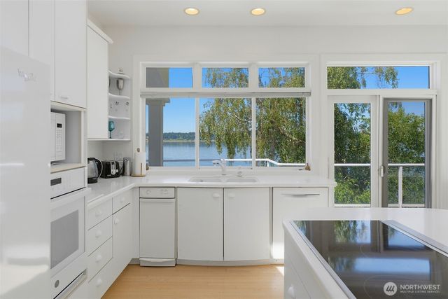 427 38th Avenue NE, Olympia, WA 98506