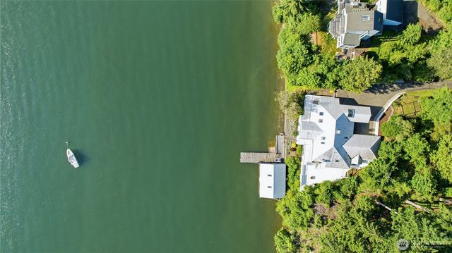 427 38th Avenue NE, Olympia, WA 98506