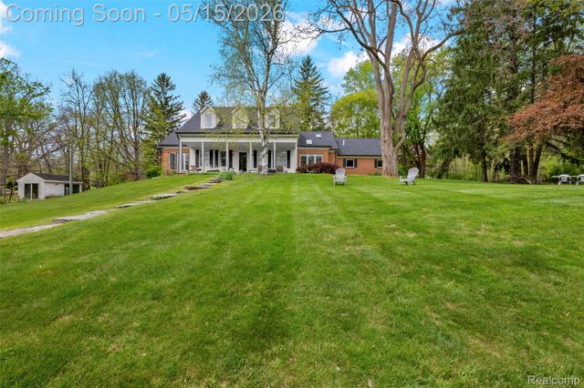 1101 Cripple Creek Lane, Rochester Hills, MI 48306