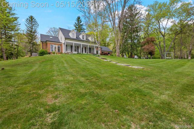 1101 Cripple Creek Lane, Rochester Hills, MI 48306