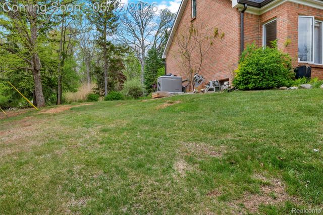 1101 Cripple Creek Lane, Rochester Hills, MI 48306