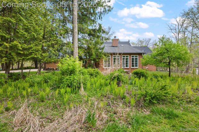 1101 Cripple Creek Lane, Rochester Hills, MI 48306