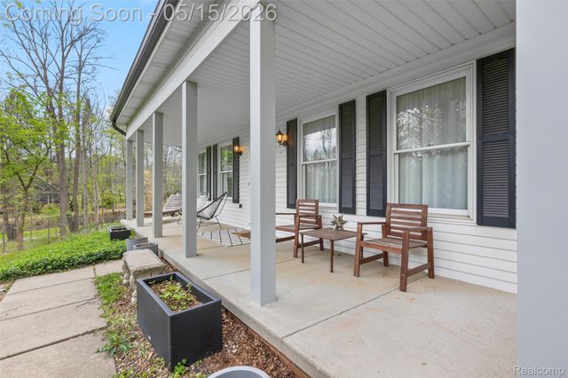 1101 Cripple Creek Lane, Rochester Hills, MI 48306