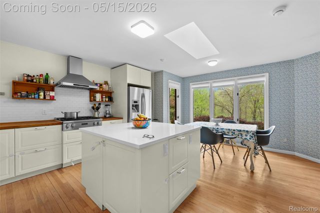 1101 Cripple Creek Lane, Rochester Hills, MI 48306