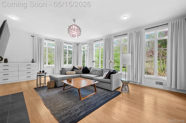 1101 Cripple Creek Lane, Rochester Hills, MI 48306