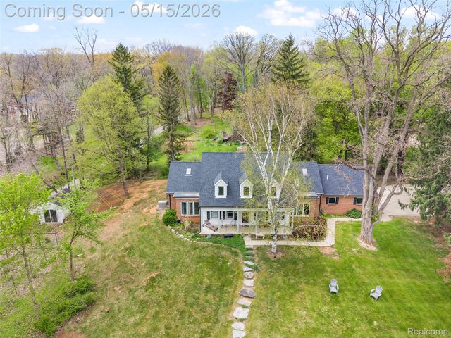 1101 Cripple Creek Lane, Rochester Hills, MI 48306