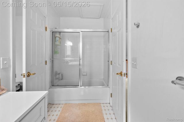1101 Cripple Creek Lane, Rochester Hills, MI 48306