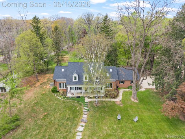 1101 Cripple Creek Lane, Rochester Hills, MI 48306