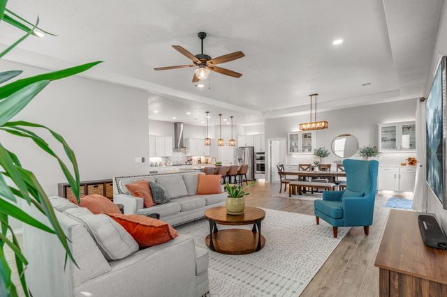 8848 Mancos Street NW, Albuquerque, NM 87114