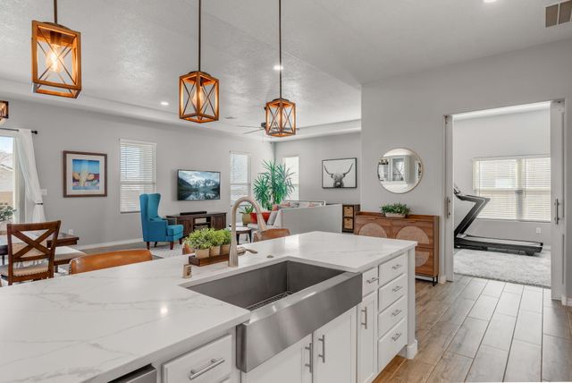 8848 Mancos Street NW, Albuquerque, NM 87114