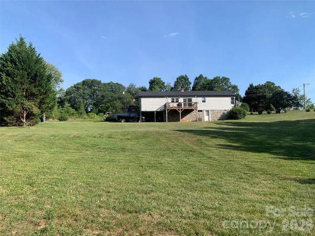 3300 Sheely Road, Lenoir, NC 28645
