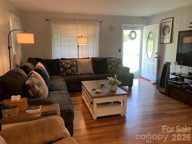 3300 Sheely Road, Lenoir, NC 28645