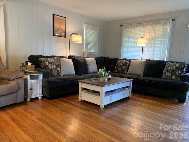 3300 Sheely Road, Lenoir, NC 28645