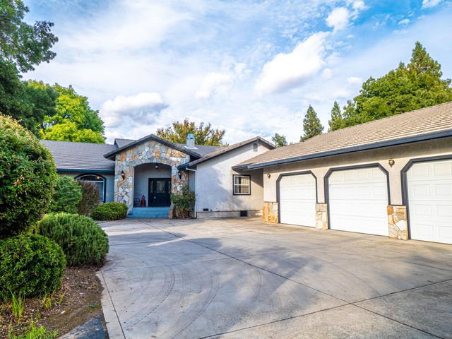 7517 Villa Court, Redding, CA 96002