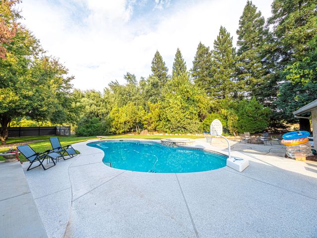 7517 Villa Court, Redding, CA 96002