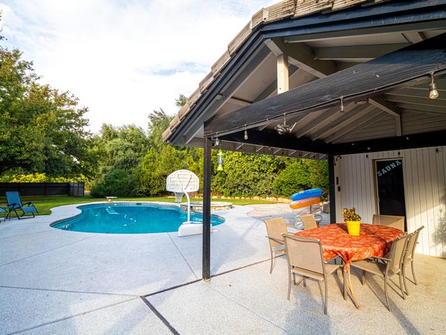 7517 Villa Court, Redding, CA 96002