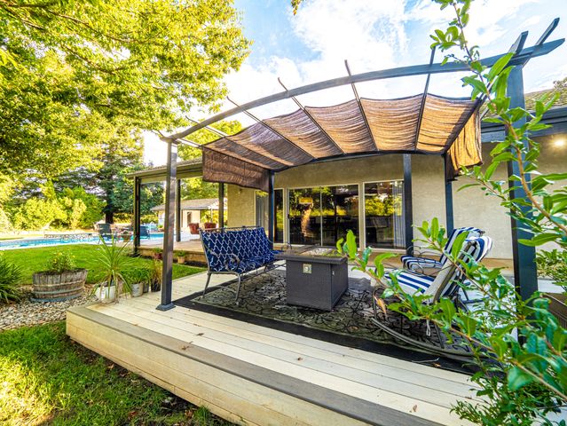 7517 Villa Court, Redding, CA 96002