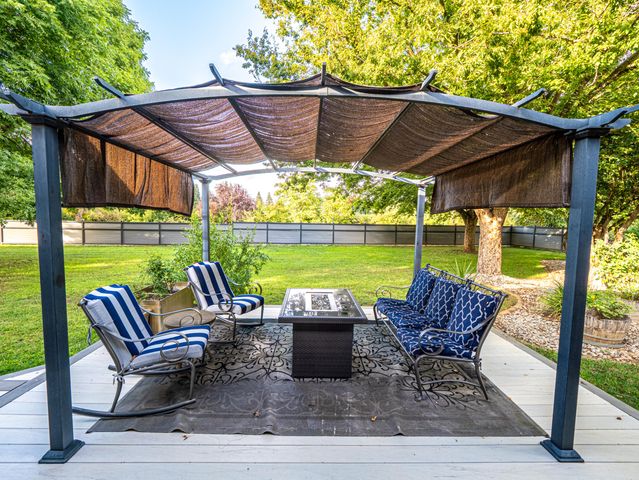 7517 Villa Court, Redding, CA 96002