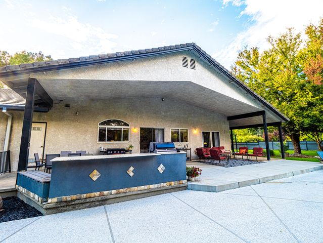 7517 Villa Court, Redding, CA 96002