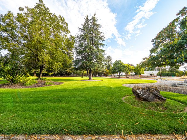 7517 Villa Court, Redding, CA 96002