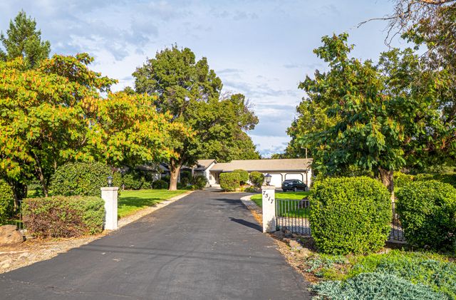 7517 Villa Court, Redding, CA 96002