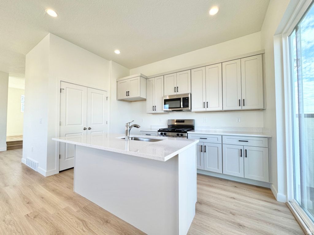 1650 N MAIN ST, Layton, UT 84041 — photo 4